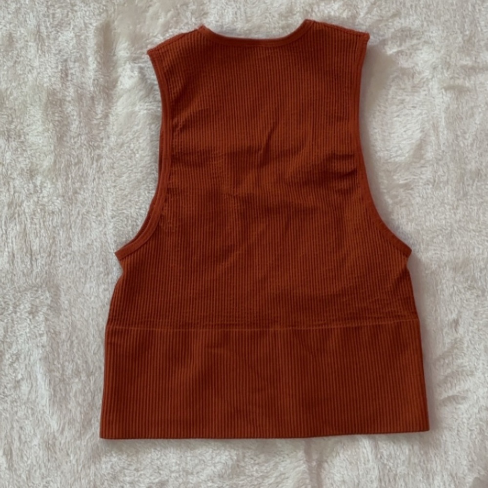 Urban Outfitters Cropped Deep V-Neck Tank Top - Picture 7 of 9